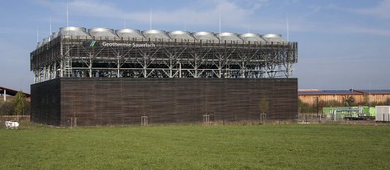 Blick auf ein Geothermiewerk