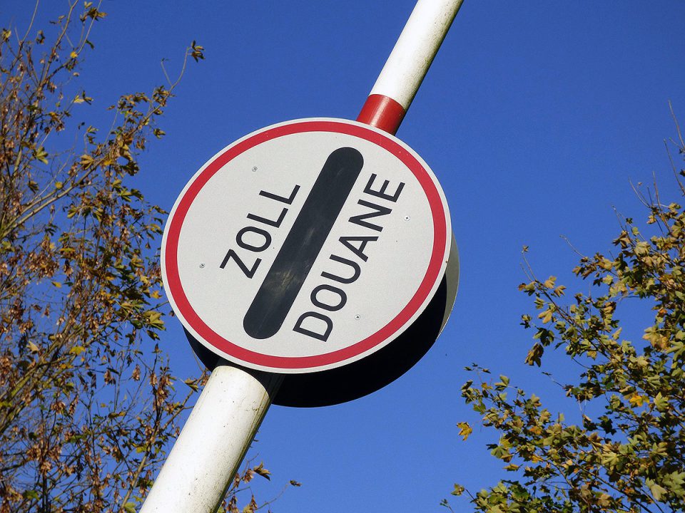 Verkehrsschild Zoll | Douane