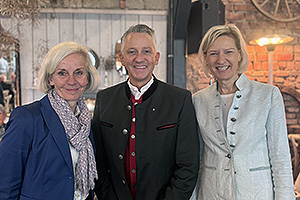 v.l.n.r: Prof. Dr. Ursula Münch, CSU-Kreisvorsitzender Thomas Huber, Prof. Dr. Angelika Niebler