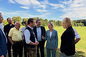 2025-09-08_OBB_EBE_AsslingLenz2_fb Angelika Niebler in der Gruppe mit Andi Lenz