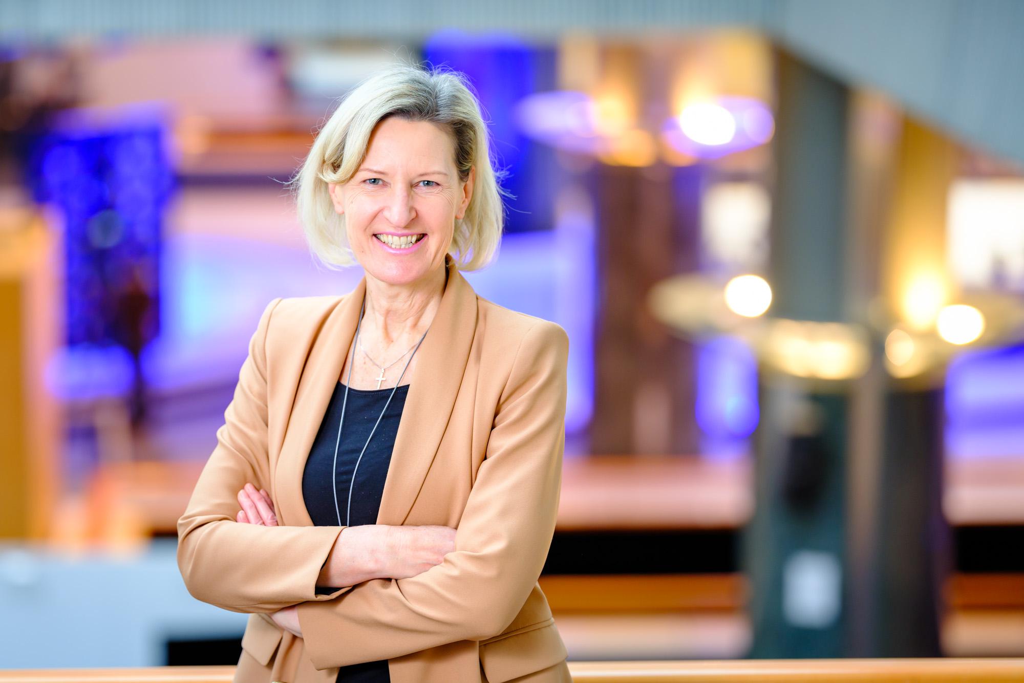 Presse Dr. Angelika Niebler